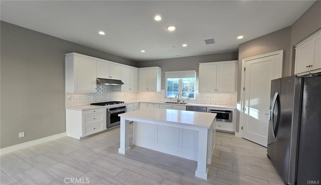 MLS #OC25274284 image #1