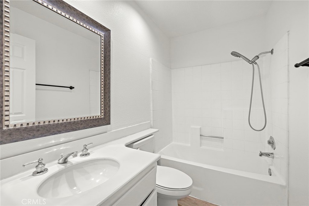 MLS #OC25274304 image #10