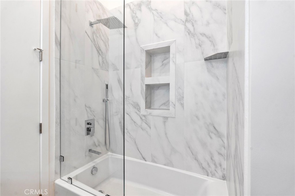 MLS #OC25274314 image #15