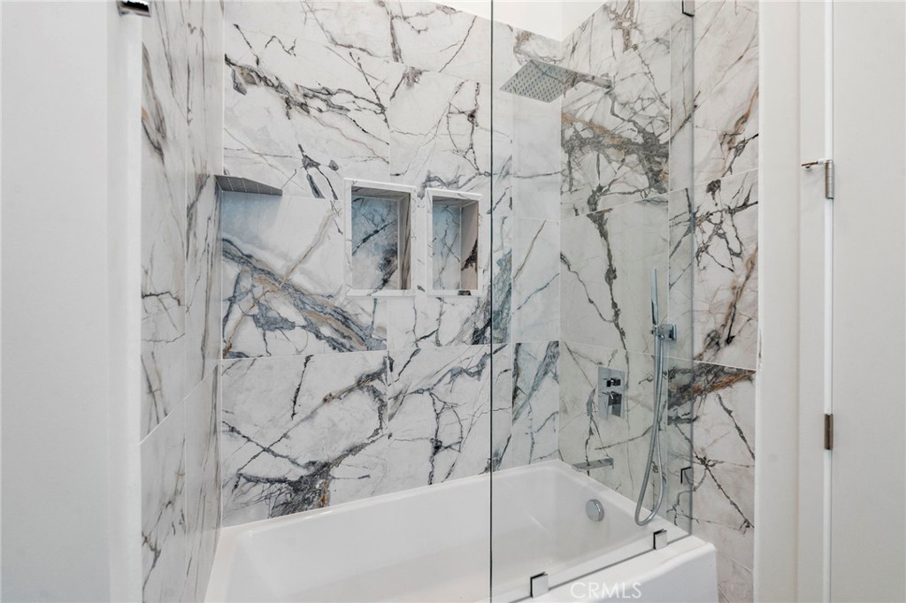 MLS #OC25274314 image #21