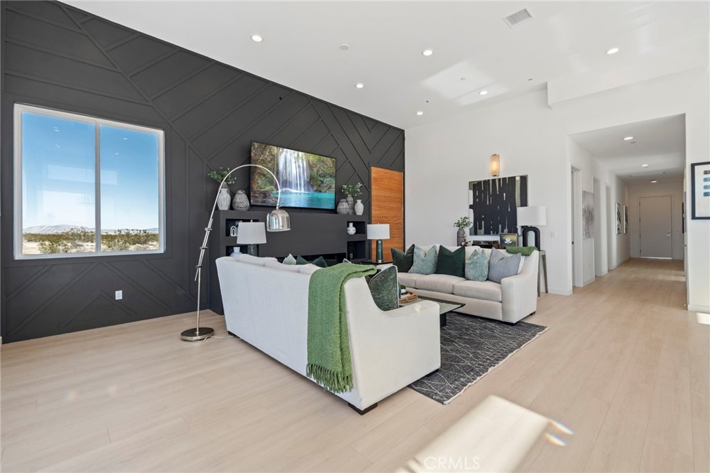 MLS #OC25274314 image #3