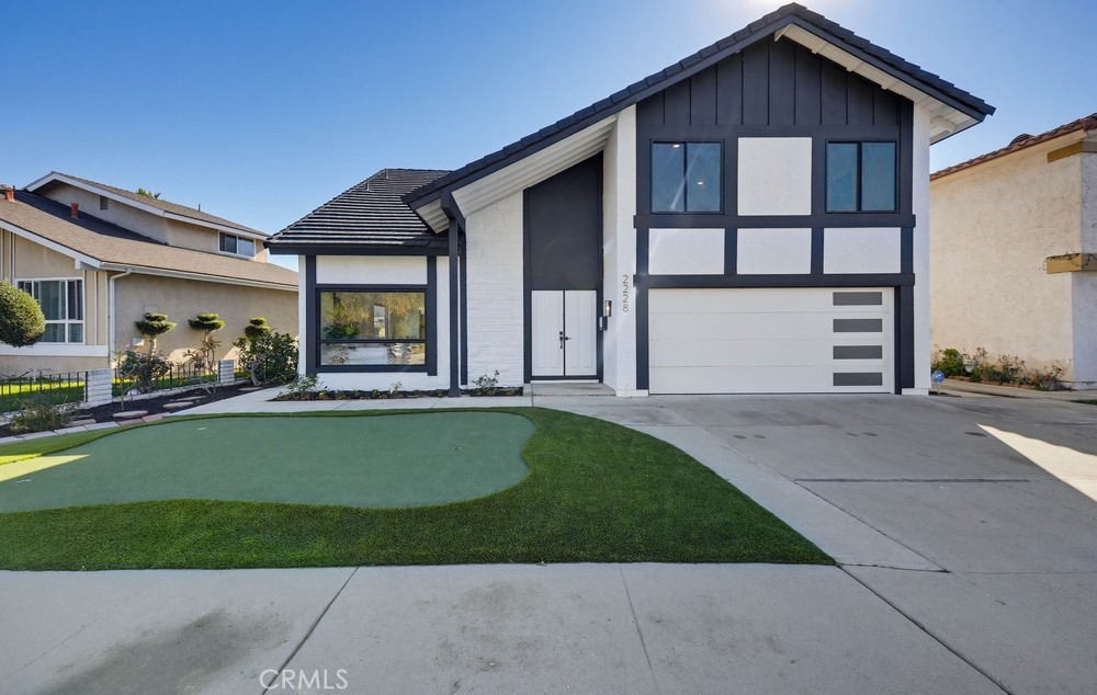 MLS #OC25274331 image #1