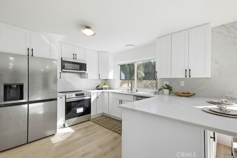 MLS #OC25274331 image #17