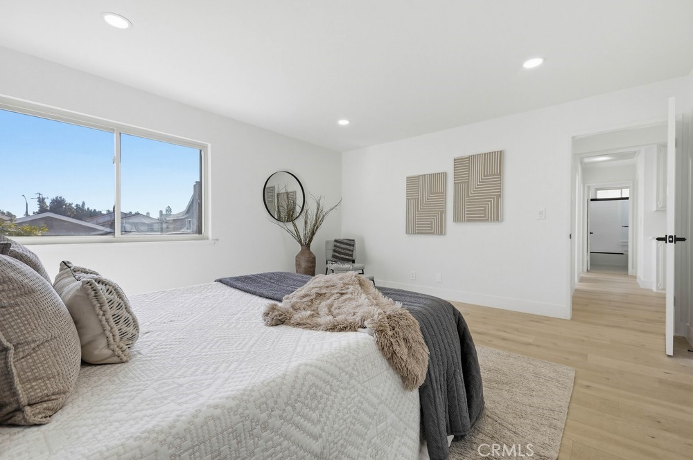 MLS #OC25274331 image #30