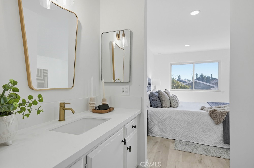 MLS #OC25274331 image #33