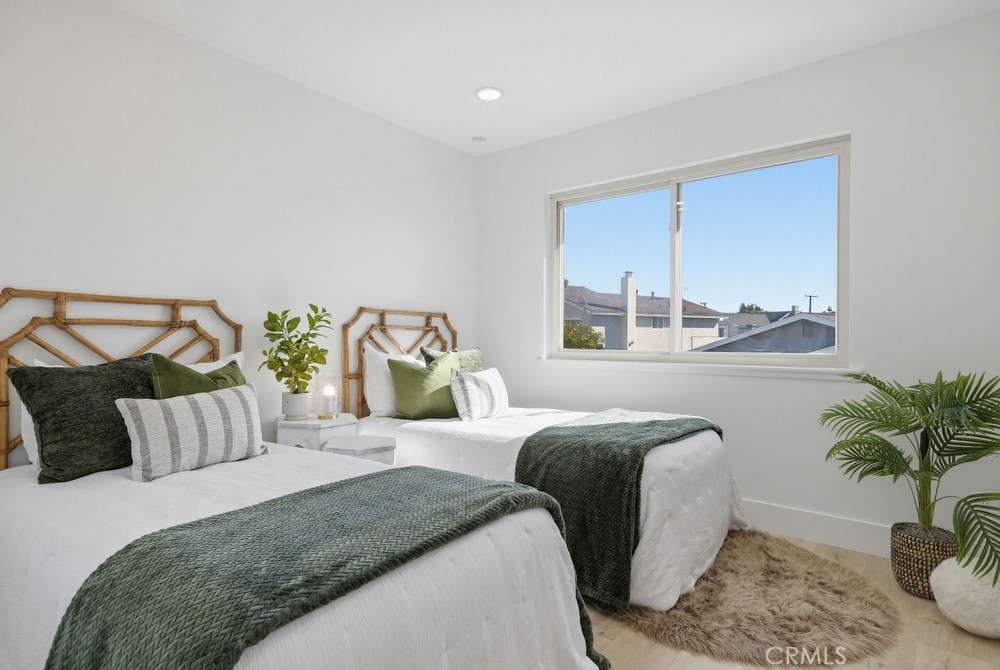 MLS #OC25274331 image #35