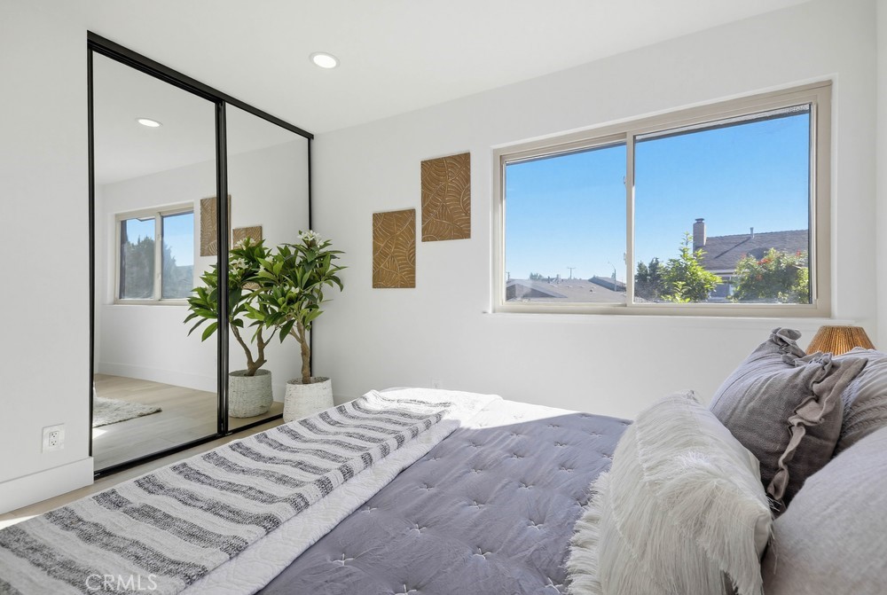 MLS #OC25274331 image #38