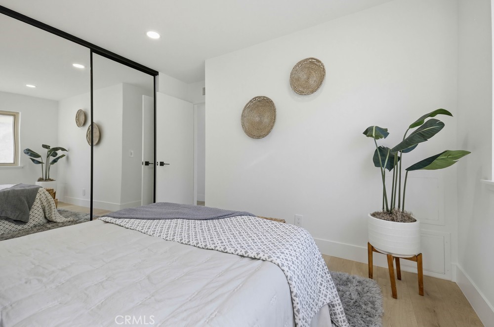 MLS #OC25274331 image #40