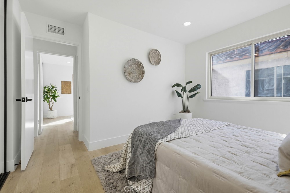 MLS #OC25274331 image #41