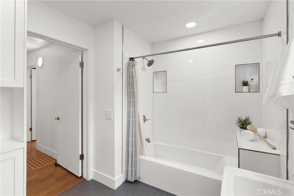 MLS #OC25274473 image #13