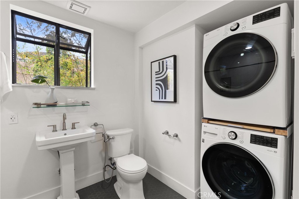 MLS #OC25274473 image #14