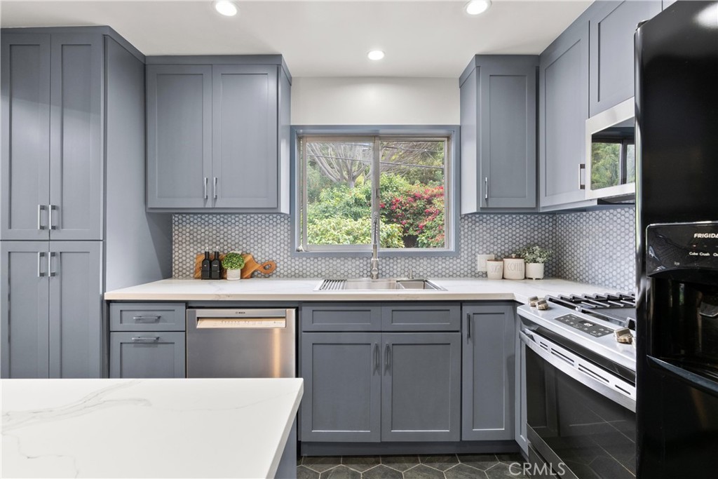 MLS #OC25274473 image #19