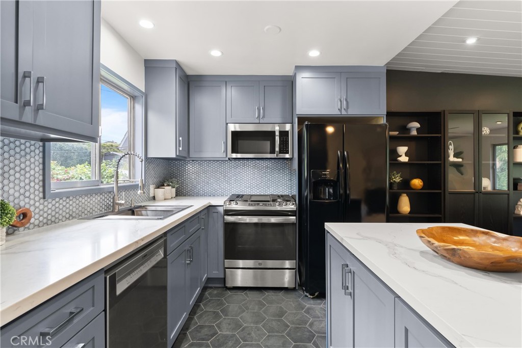 MLS #OC25274473 image #20