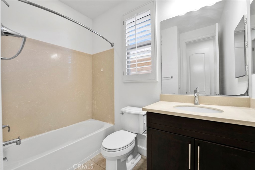 MLS #OC25274482 image #24