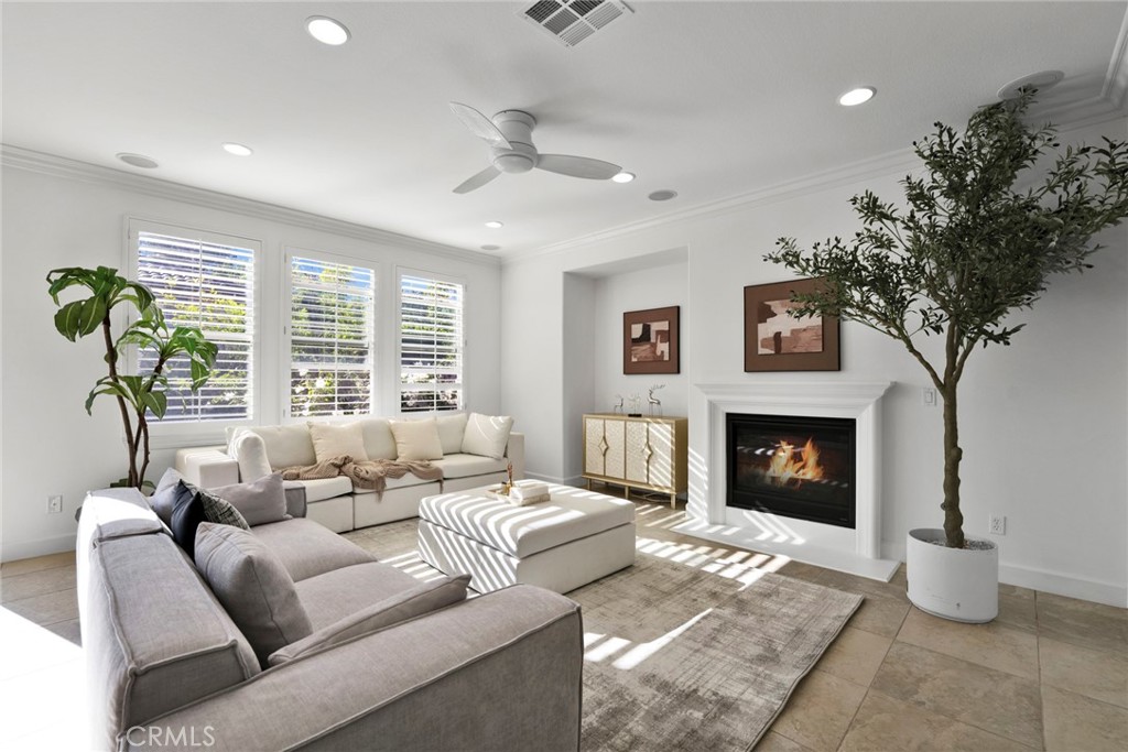 MLS #OC25274482 image #4