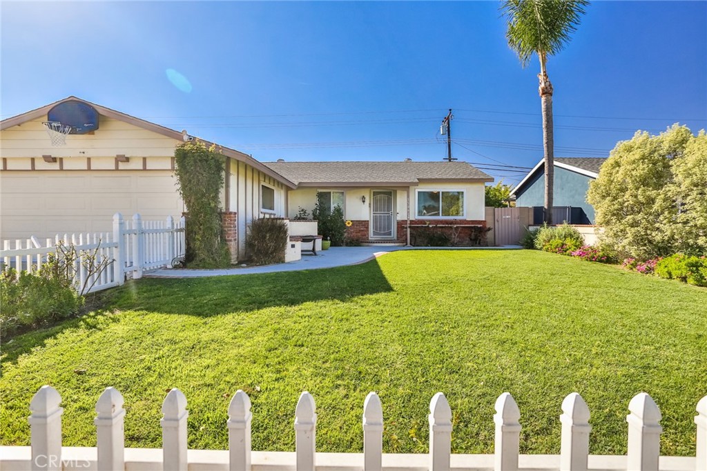 MLS #OC25274548 image #1