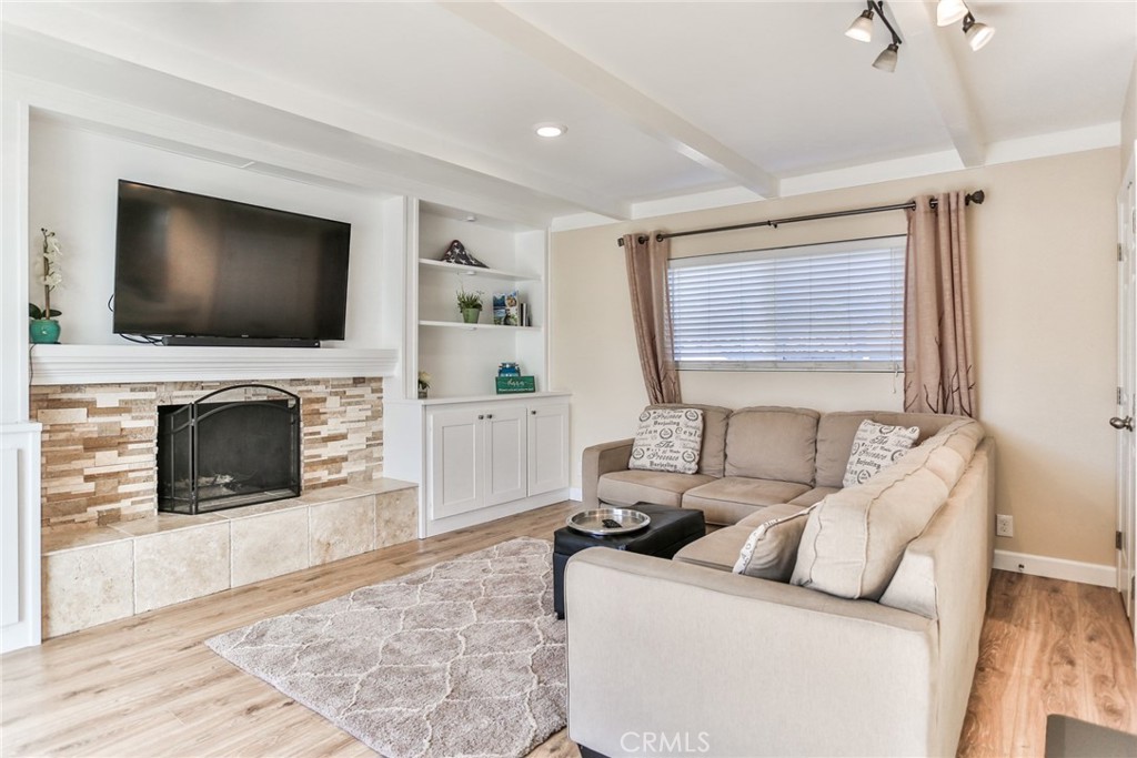 MLS #OC25274548 image #7