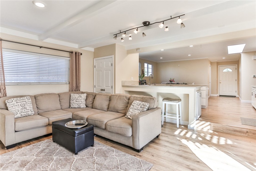 MLS #OC25274548 image #8