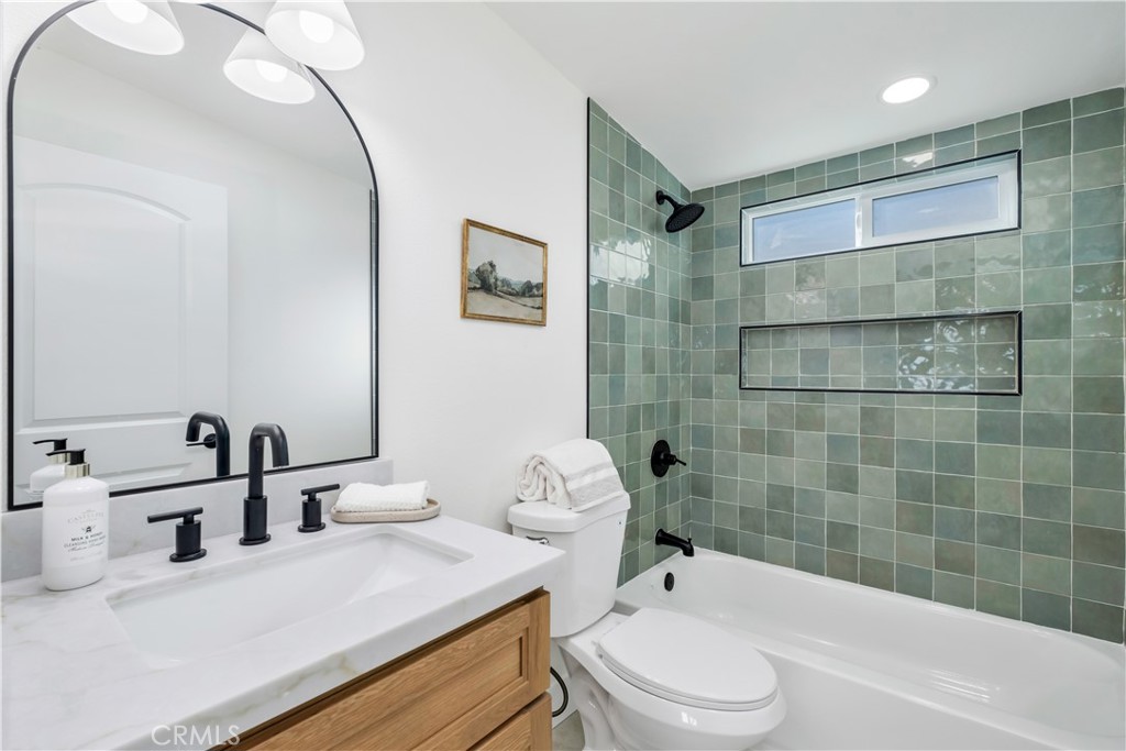 MLS #OC25274561 image #15