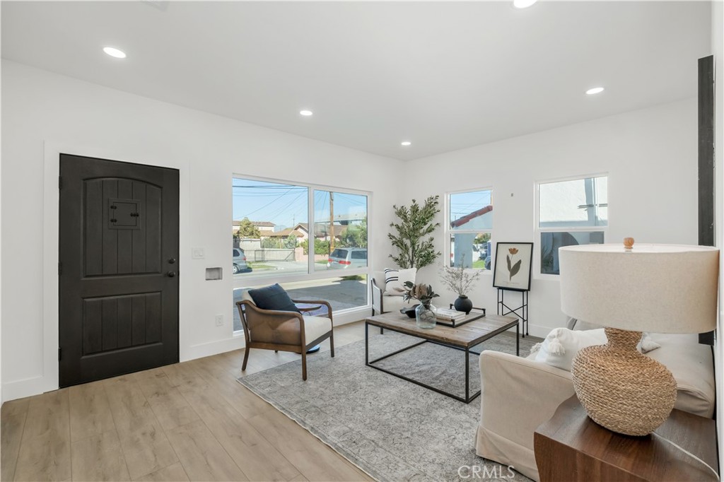 MLS #OC25274561 image #4