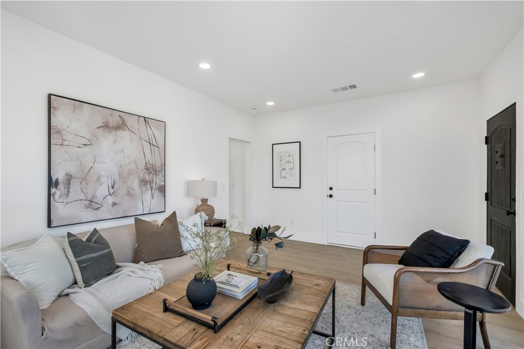 MLS #OC25274561 image #6