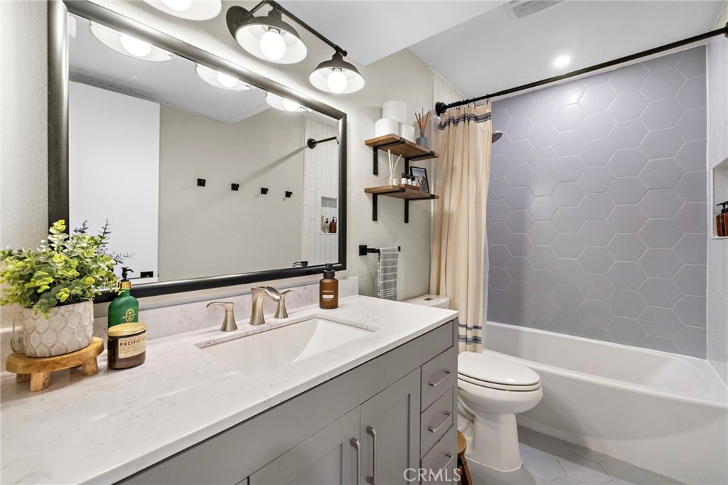 MLS #OC25274566 image #12