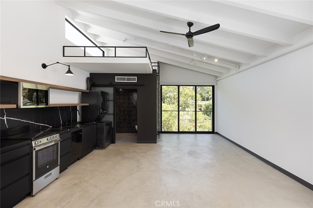 MLS #OC25274572 image #10