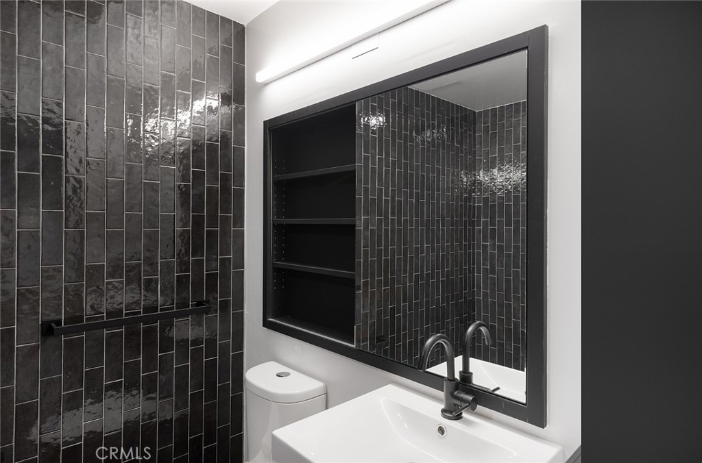 MLS #OC25274572 image #26