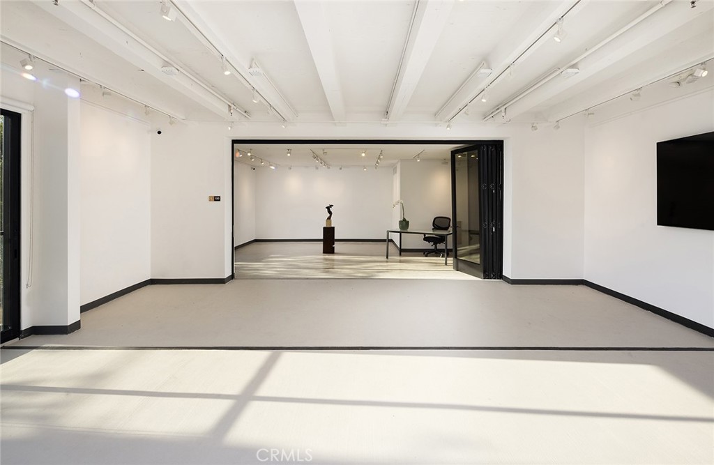 MLS #OC25274572 image #38