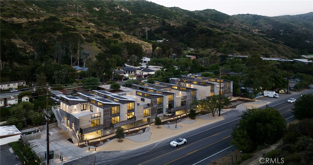 MLS #OC25274572 image #43