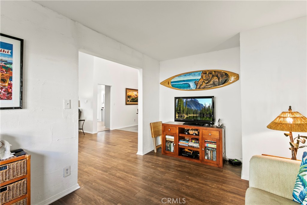 MLS #OC25274592 image #10