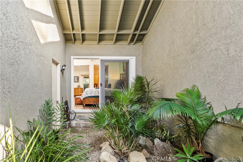 MLS #OC25274592 image #17