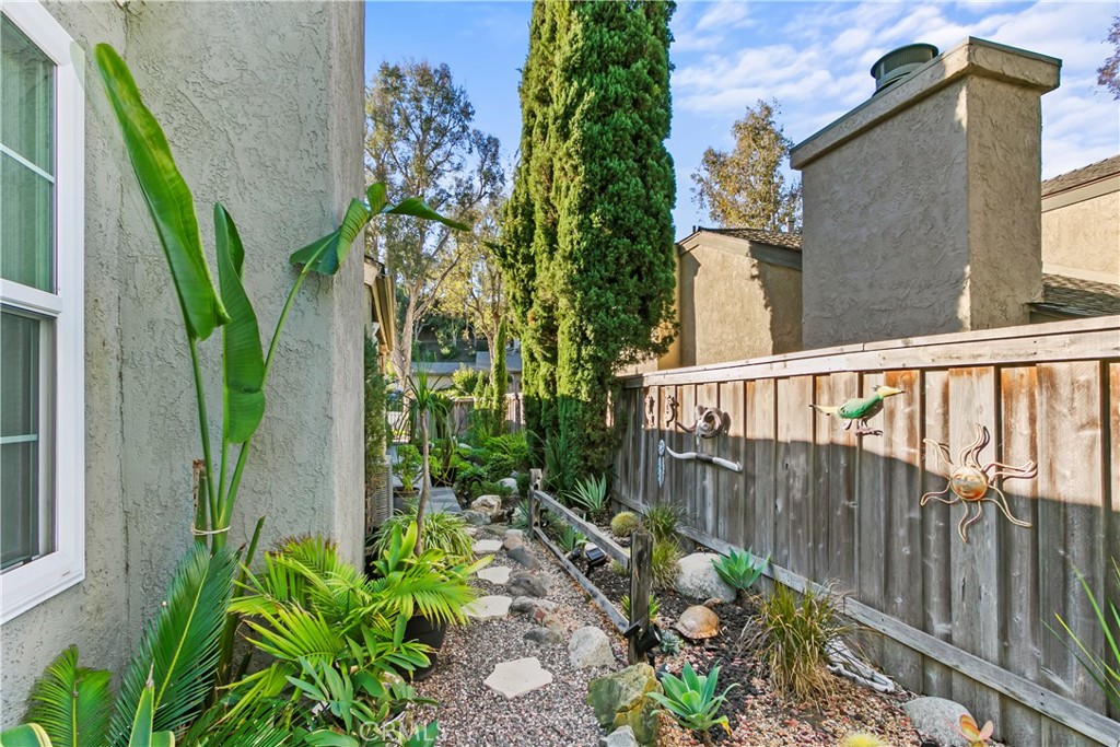 MLS #OC25274592 image #23