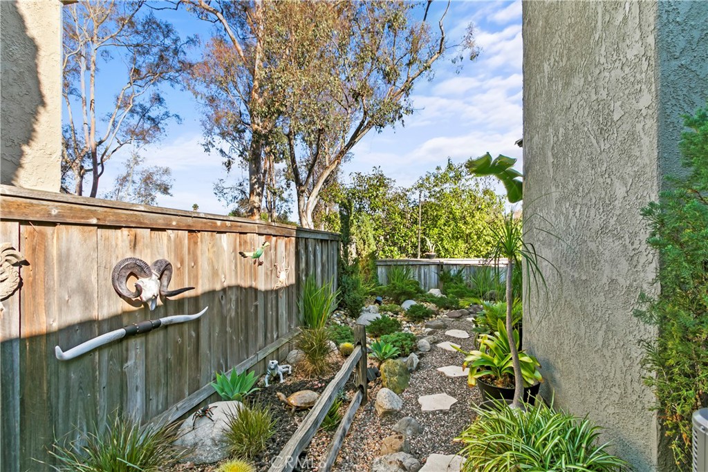 MLS #OC25274592 image #3