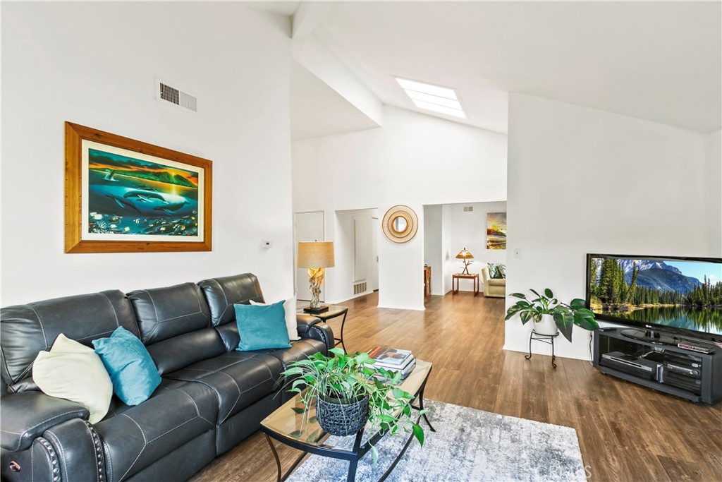 MLS #OC25274592 image #7