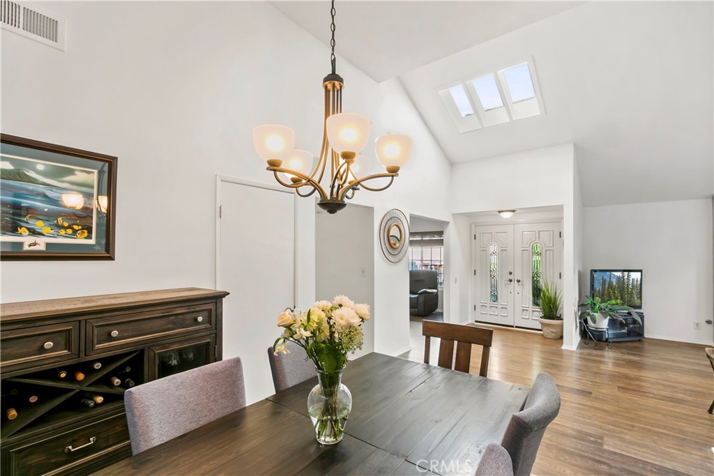 MLS #OC25274592 image #8