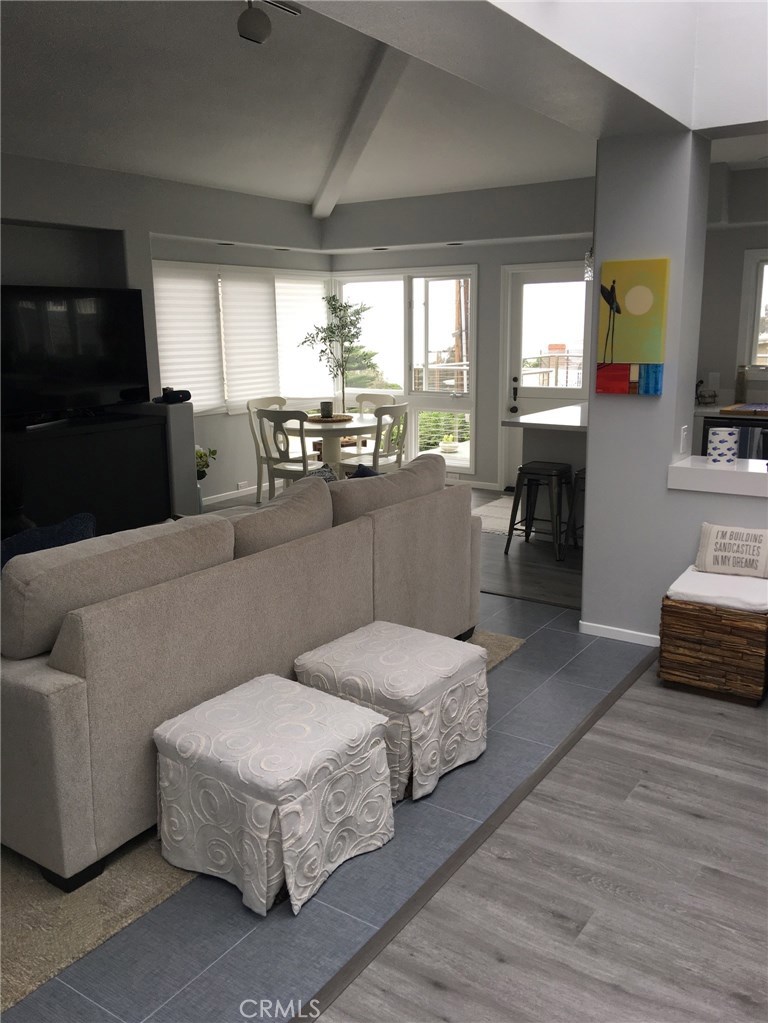 MLS #OC25274631 image #4