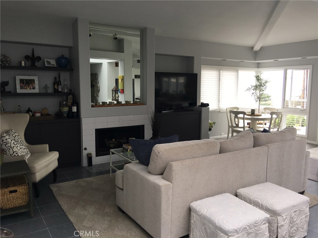 MLS #OC25274631 image #5