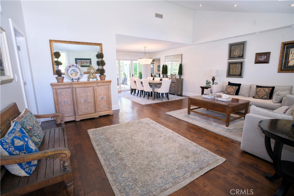 MLS #OC25274652 image #4