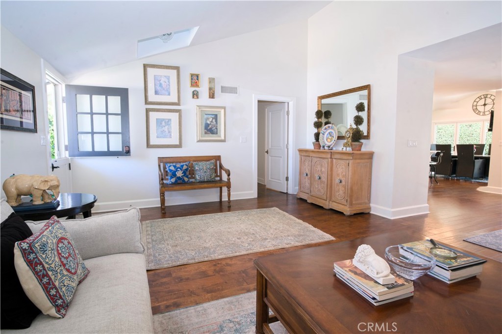 MLS #OC25274652 image #5