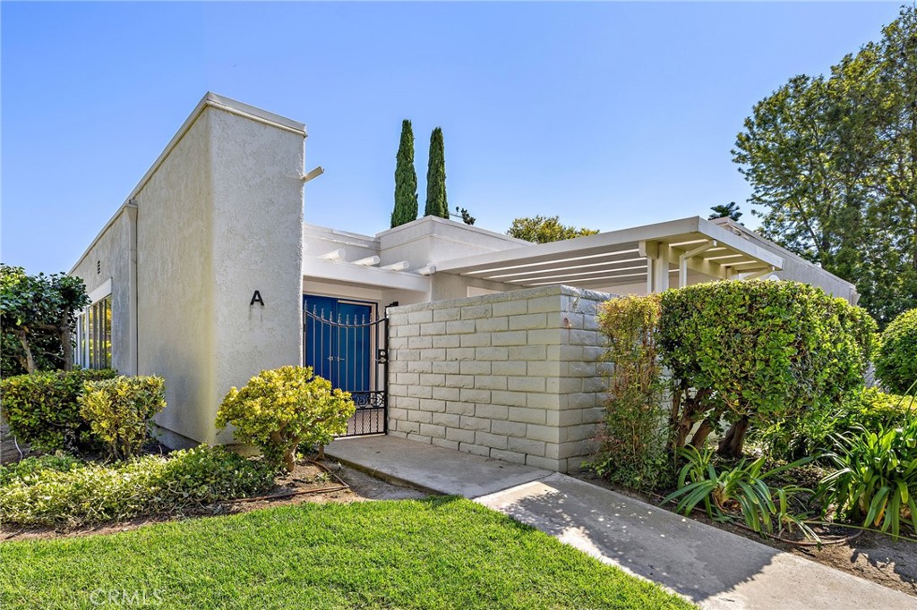 MLS #OC25274695 image #0