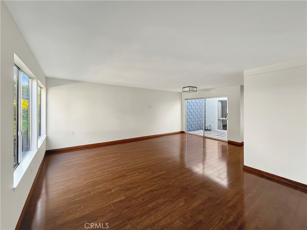 MLS #OC25274695 image #5