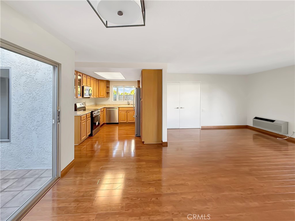 MLS #OC25274695 image #7