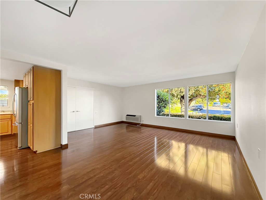 MLS #OC25274695 image #8