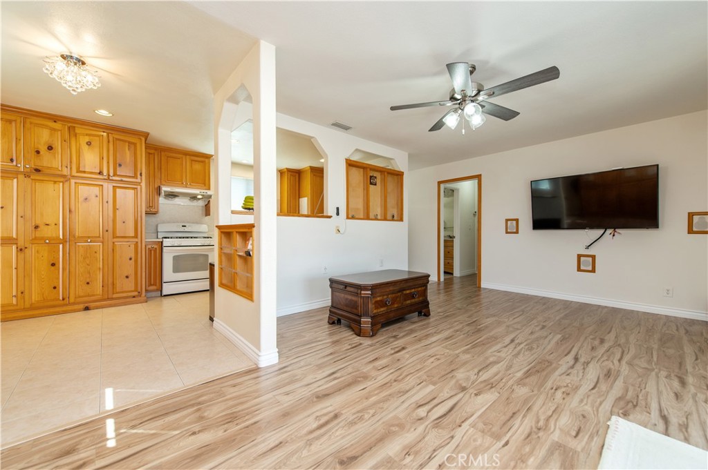 MLS #OC25274796 image #4