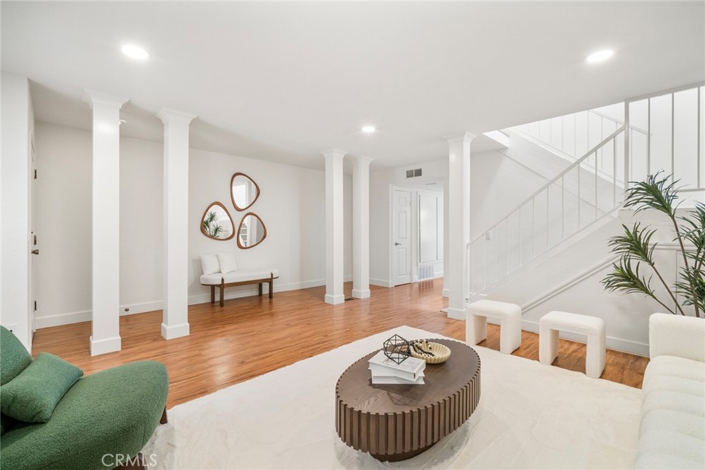 MLS #OC25274838 image #9