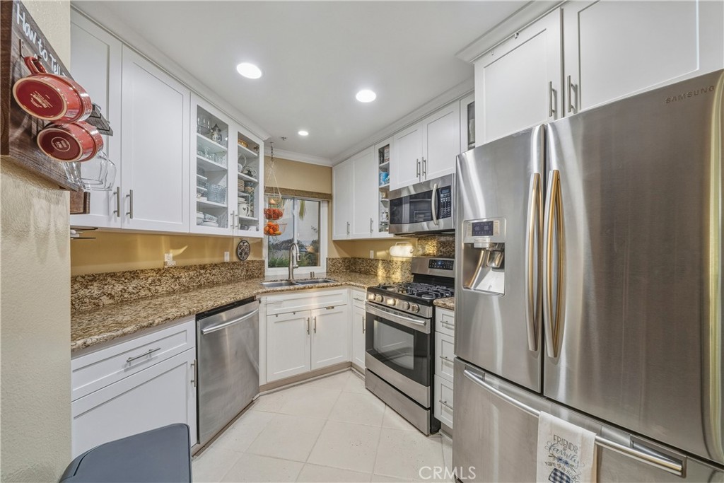 MLS #OC25274843 image #11