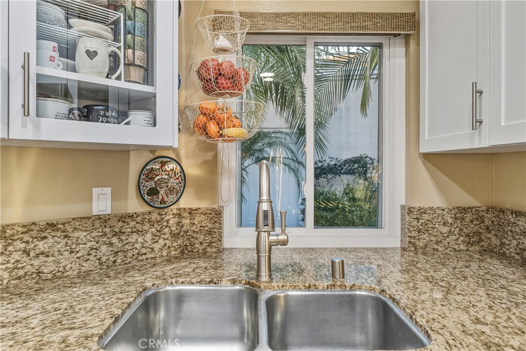 MLS #OC25274843 image #12