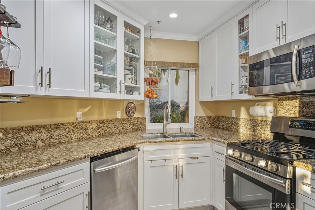 MLS #OC25274843 image #14