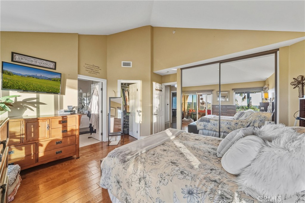 MLS #OC25274843 image #19